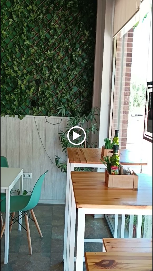 El Ravel Urban Cafe — Videos