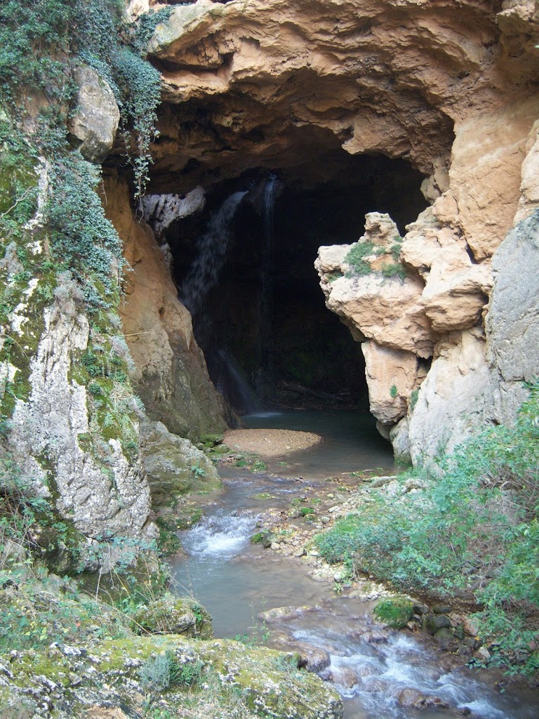 Hocino, cascada y pozo de las Palomas
