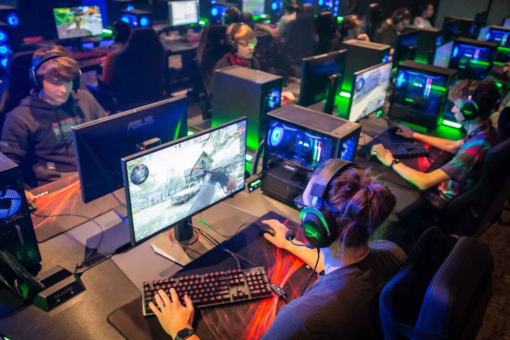  Edge VR Arcade & Gamers Lounge