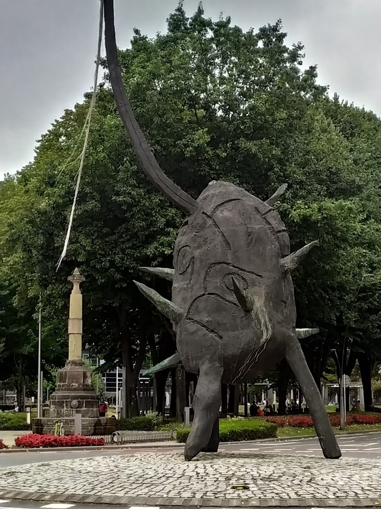 Rotonda De La "Patata" de Andres Nagel