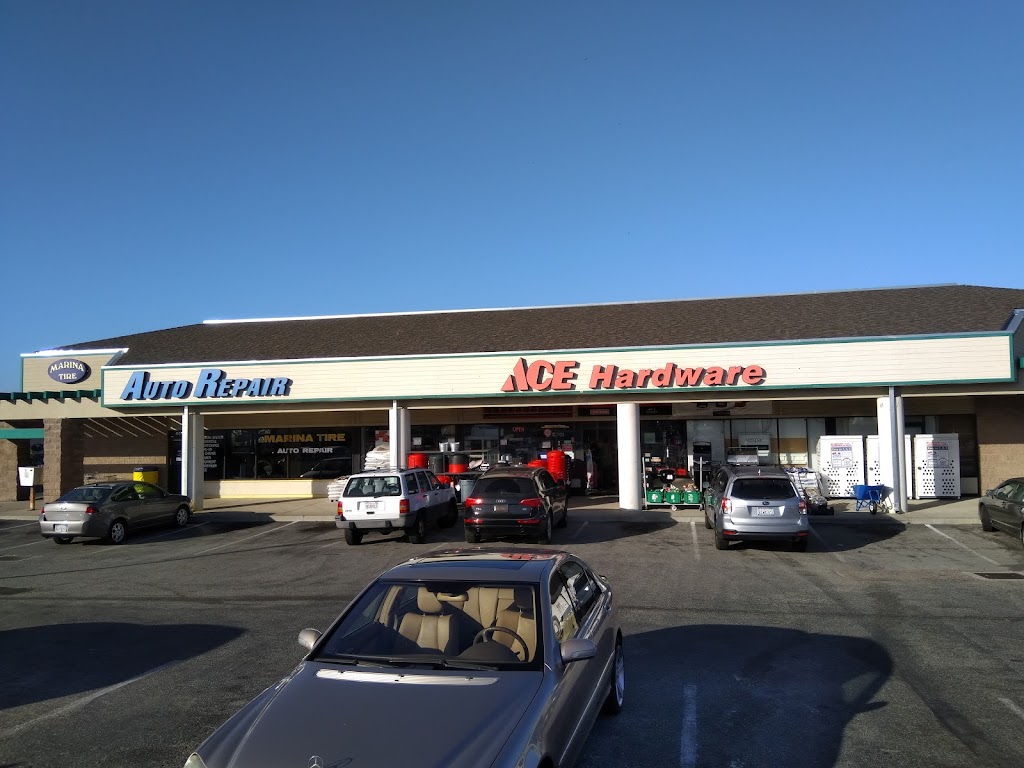 Hardware store in Marina