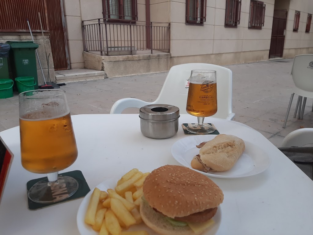 Bar Donde Jandry — Comida y bebida
