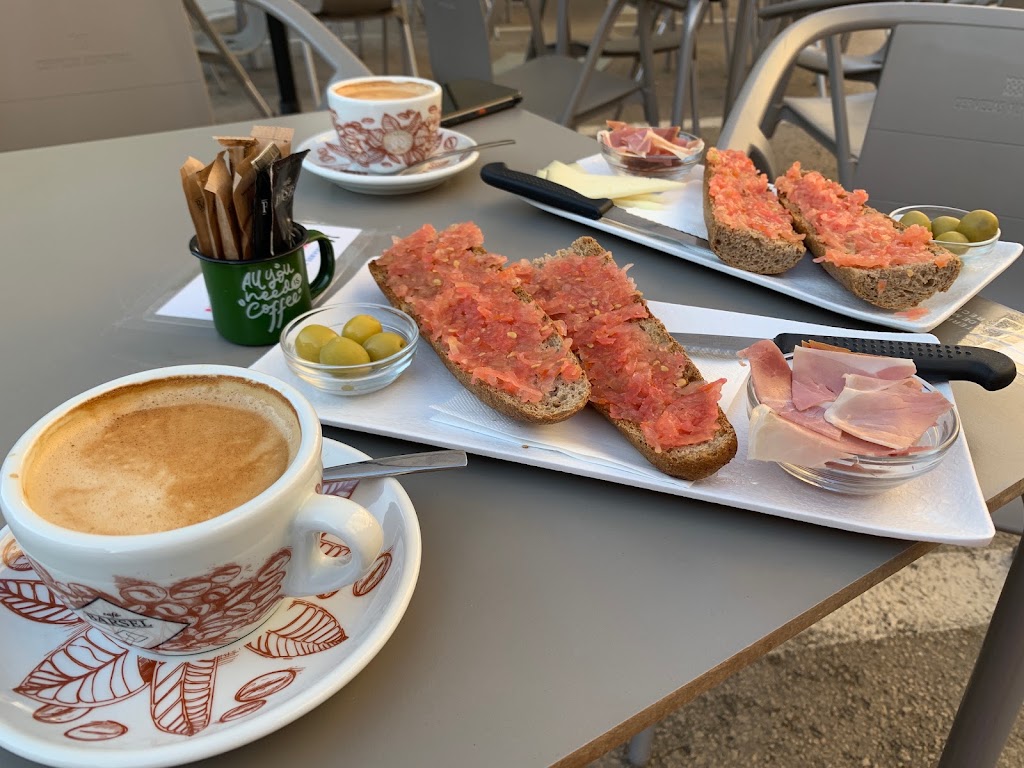 Las horas del Cafe — Comida y bebida