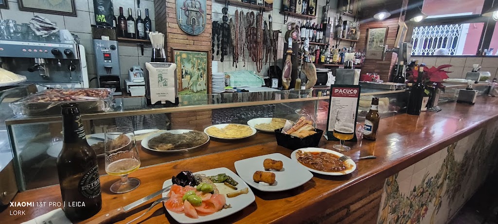 Bar Pacuco — Comida y bebida