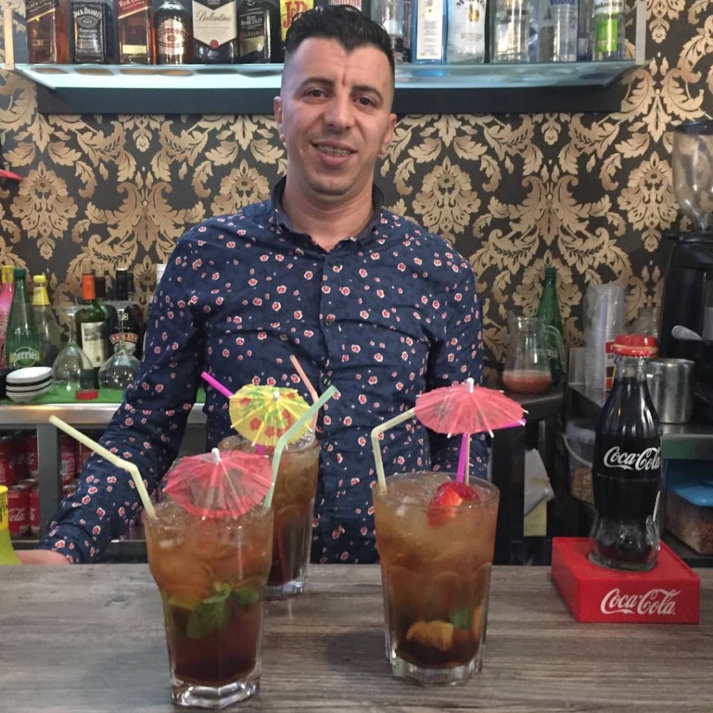 Versace Lounge Bar — Comida y bebida