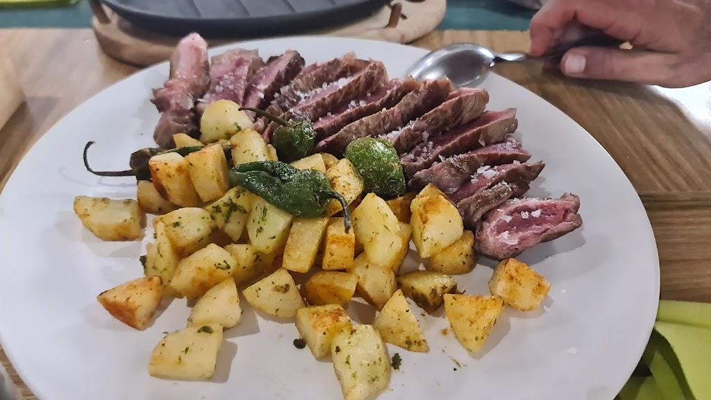 Restaurante y Vinoteca La Reserva — Comida y bebida