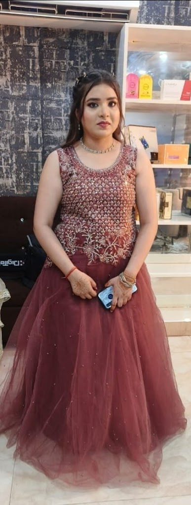 Nayanaaksh Unex Salon