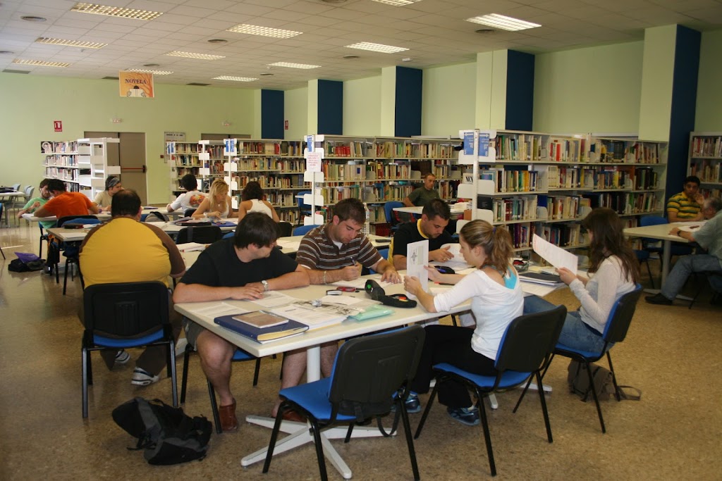 Biblioteca de Adultos y Mediateca Municipal — Del propietario