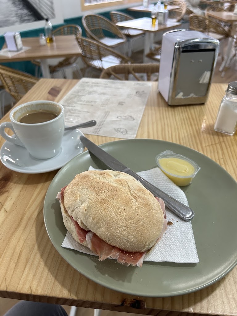 Cafeteria heladeria Venecia — Cafe