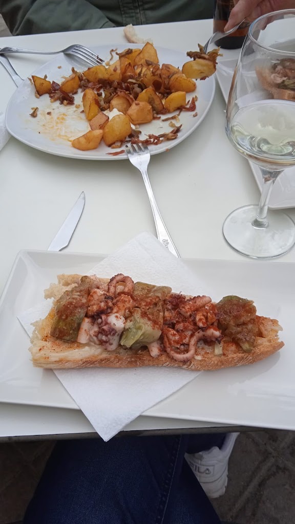 L' Auditori Cafe-Bar — Comida y bebida