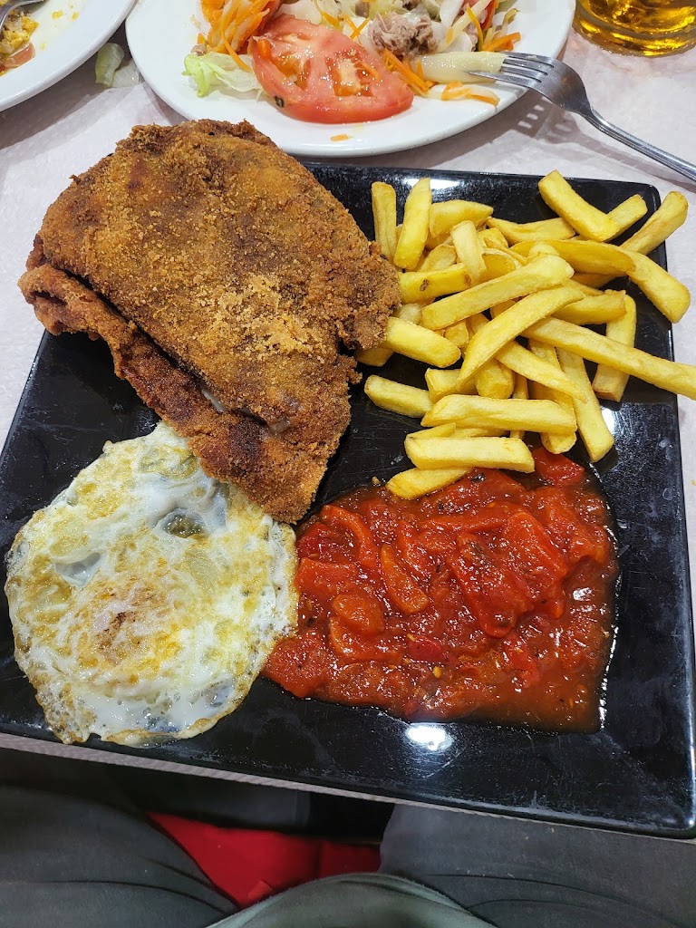 Bar Come Y Calla — Comida y bebida