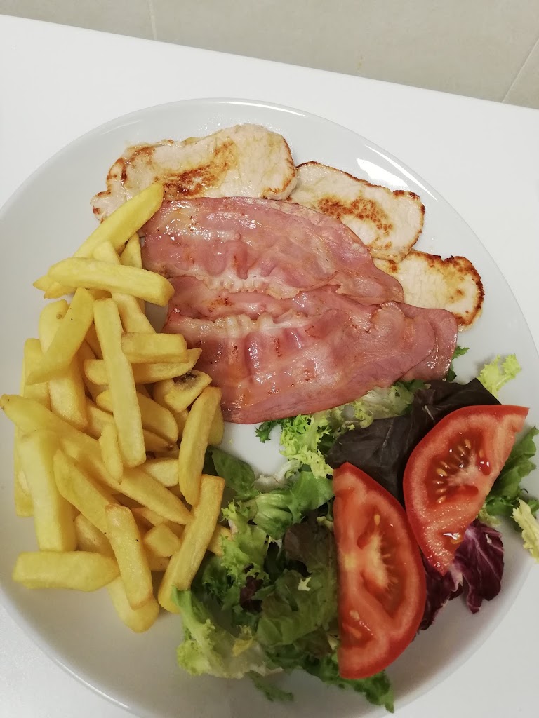 BAR LOS JUZGADOS — Comida y bebida