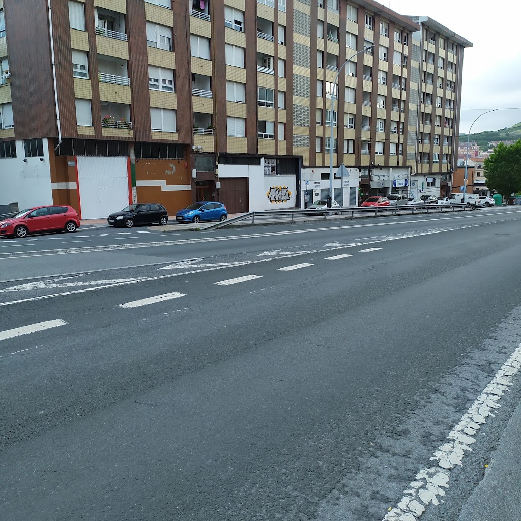 Talleres Aiza — Exterior