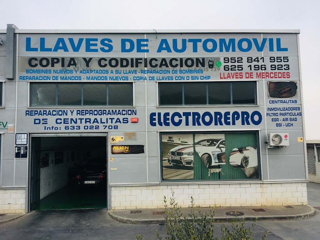 Talleres De Automocion El Romeral — Exterior