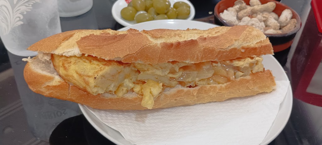 Restaurante Rincon De Mundo — Comida y bebida