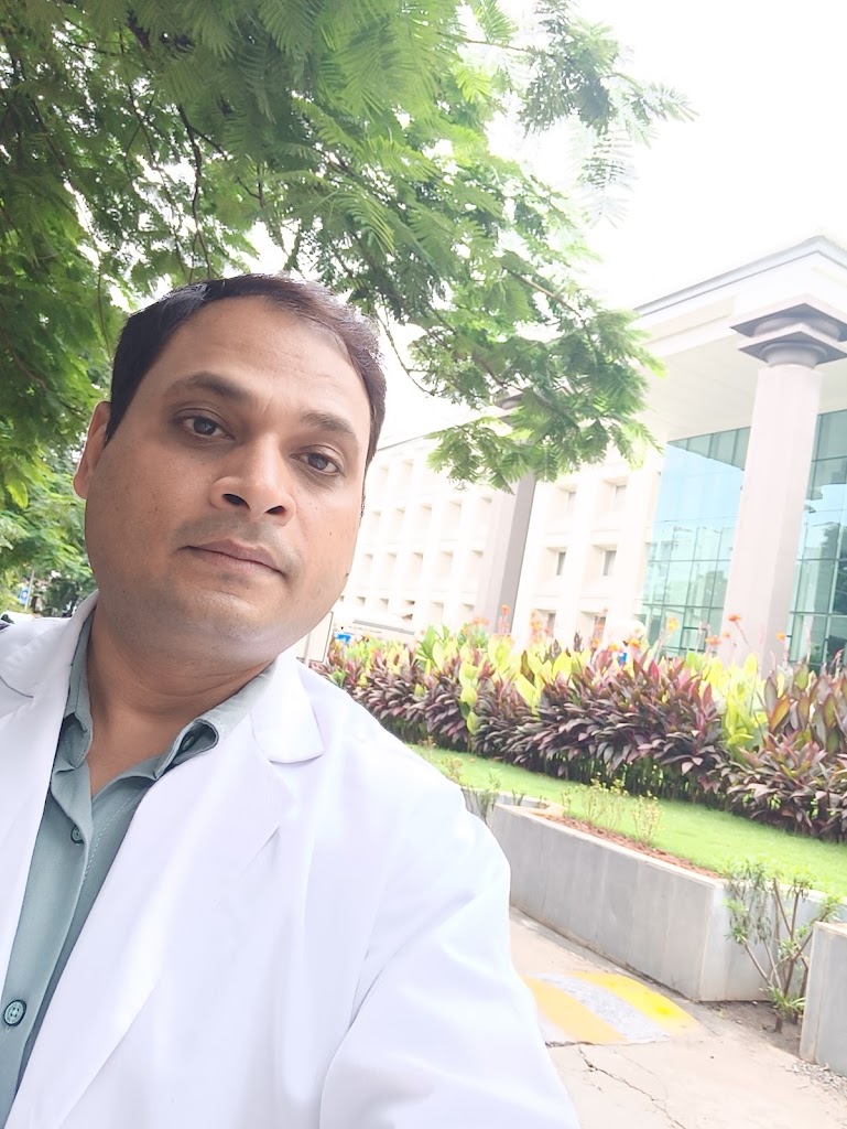 Dr Anurag Singh Tomar Ophthalmologist Eye Specialist Morena Madhya Pradesh