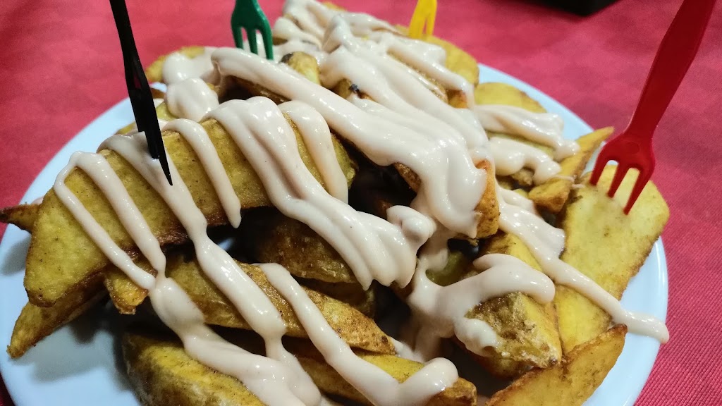 Restaurante Castell Mar — Comida y bebida