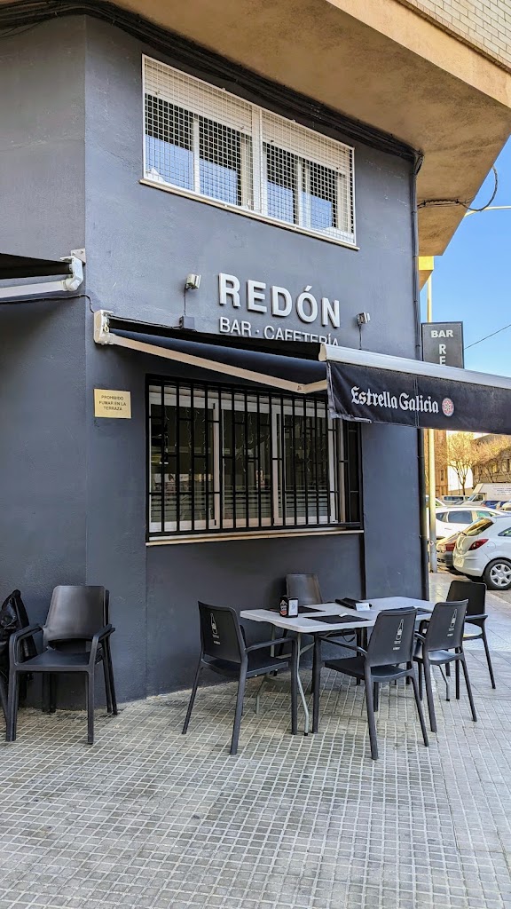 Redon Bar-Cafeteria — Ambiente