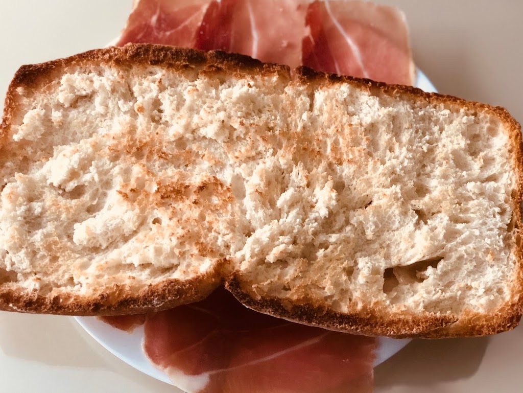 Cafeteria-churreria La Rueda — Comida y bebida