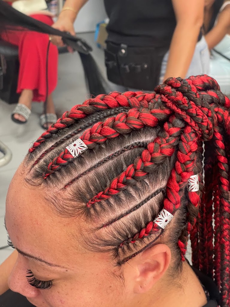 Ada Extensiones Peluqueria Y Estetica — Del propietario