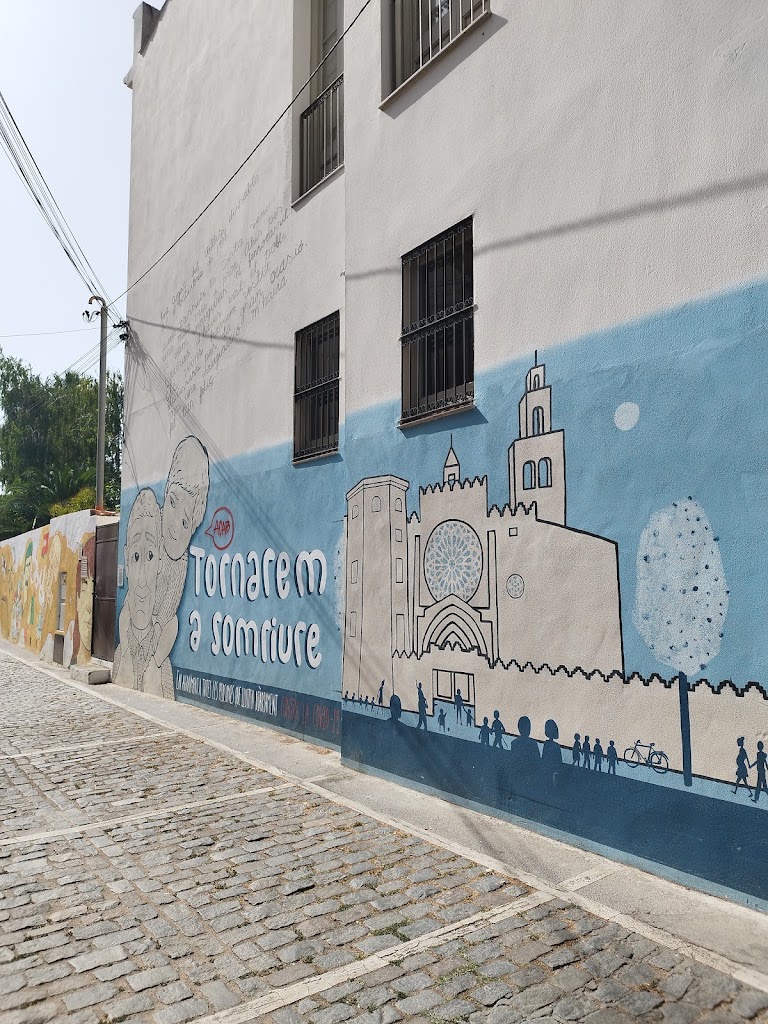 Llar d'Avis de la Parroquia Societat Benefica — Exterior