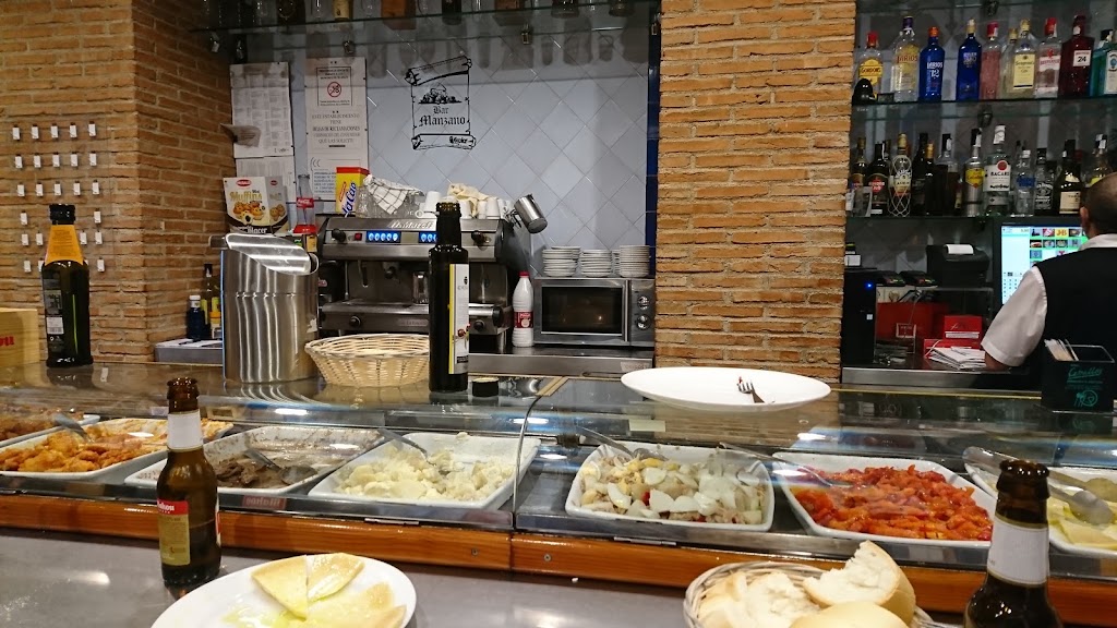 Bar Manzano — Comida y bebida