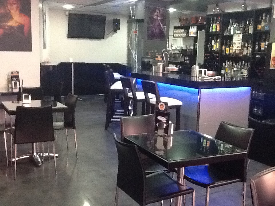 PK2 Cafe-Bar — Ambiente