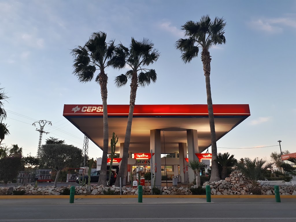 Estacion de servicio Cepsa — Exterior