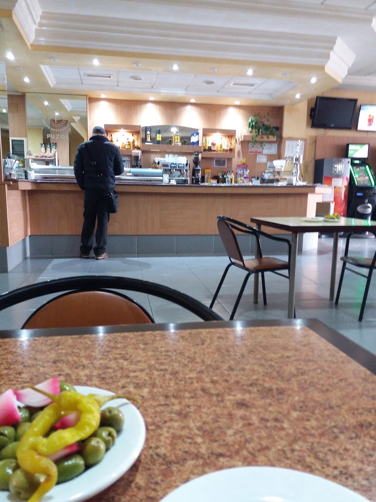 RESTAURANTE PUZOL — Ambiente