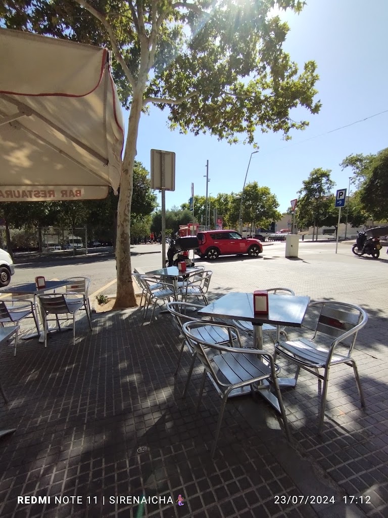 Bar-Restaurante DONER MOLT BO — Ambiente
