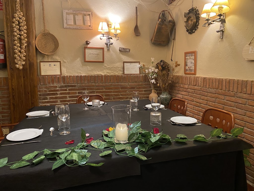 Les Pruneres Restaurant