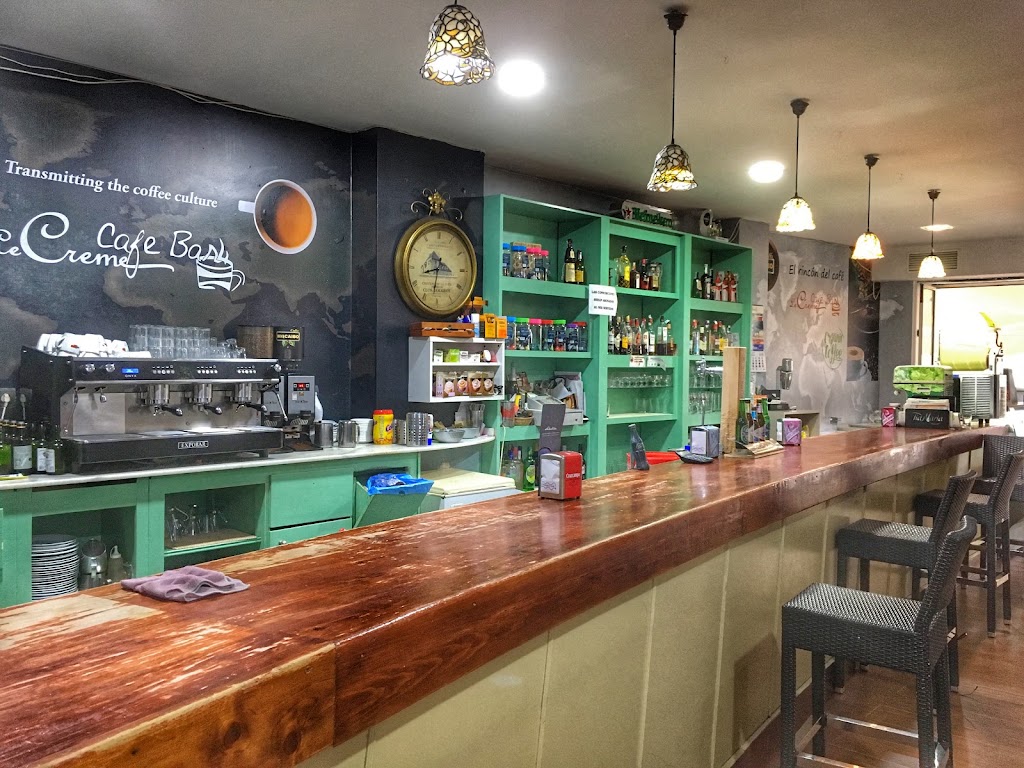 Cafe Bar Le Creme — Ambiente