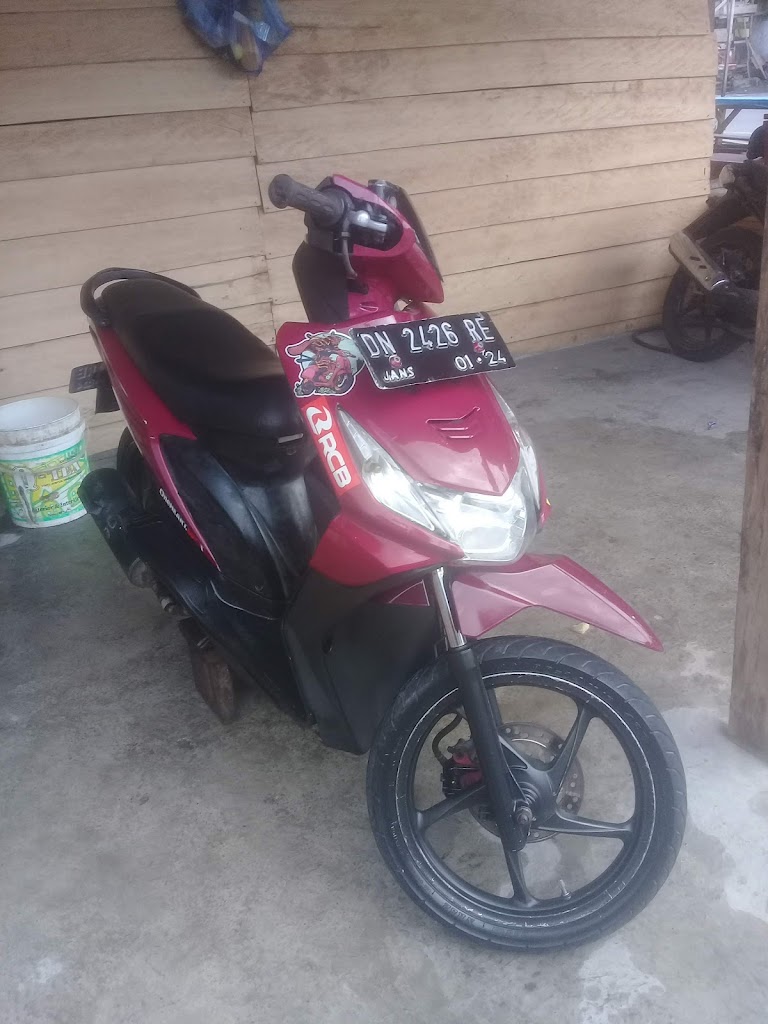 Pencucian motor Dan BENGKEL