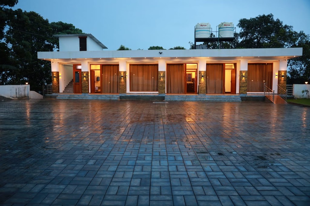 Frost Cove Resort