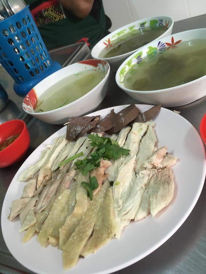 ร้าน ข้าวมันไก่ริมทางรถไฟ의 사진
