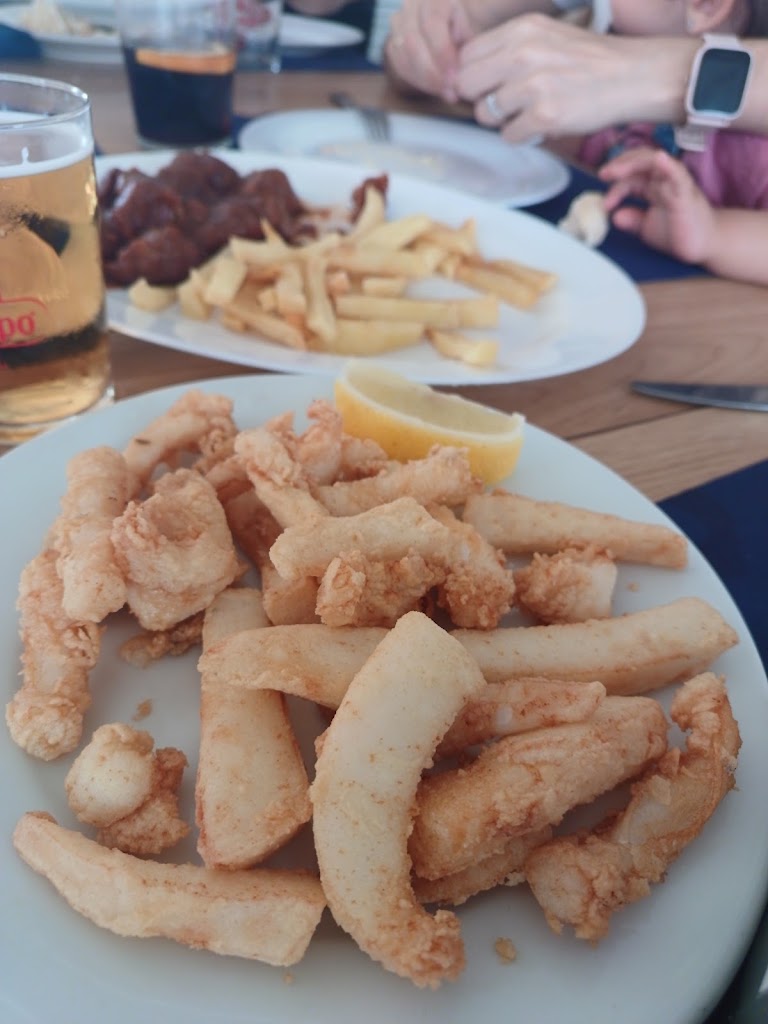 Bar Club Nautico San Miguel — Comida y bebida