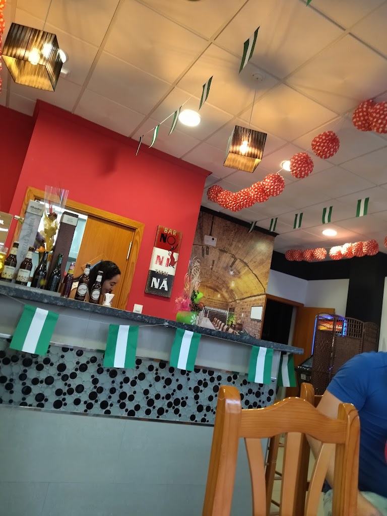 Bar y Tapas No Ni Na — Ambiente