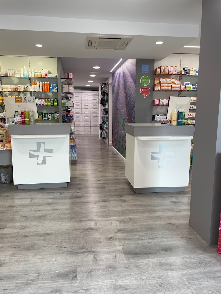 Farmacia Antoni Montserrat Olivella — Del propietario