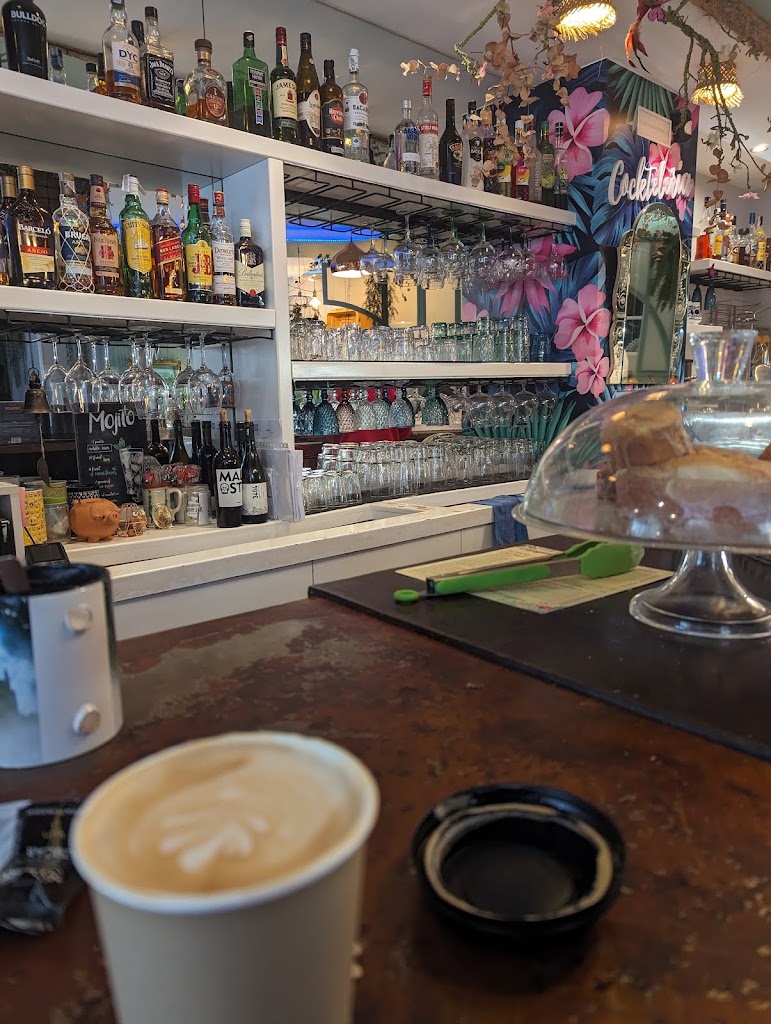 Coffee Garden — Comida y bebida