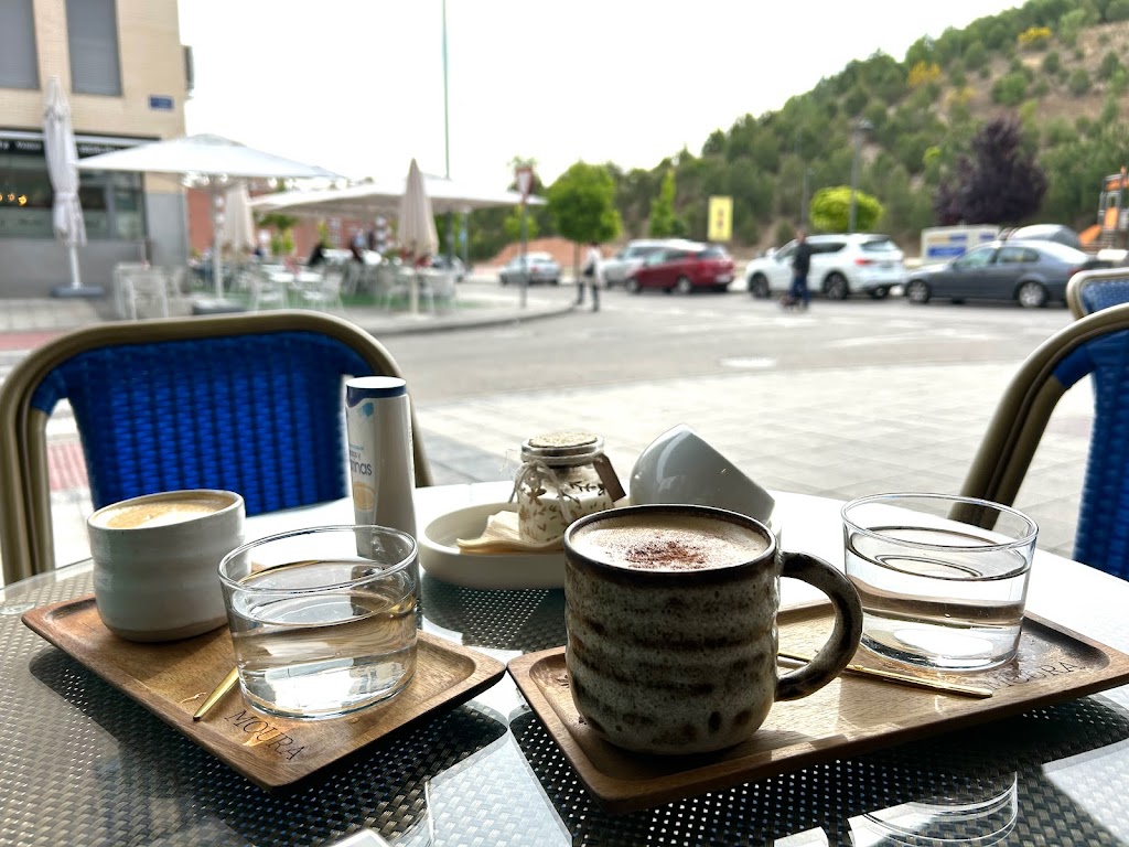 Moura - Coffee & Kitchen