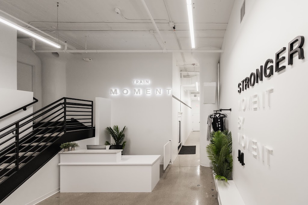  TRAIN MOMENT (River North)