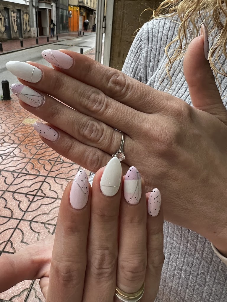Gisela Bayarri Unas y Estetica