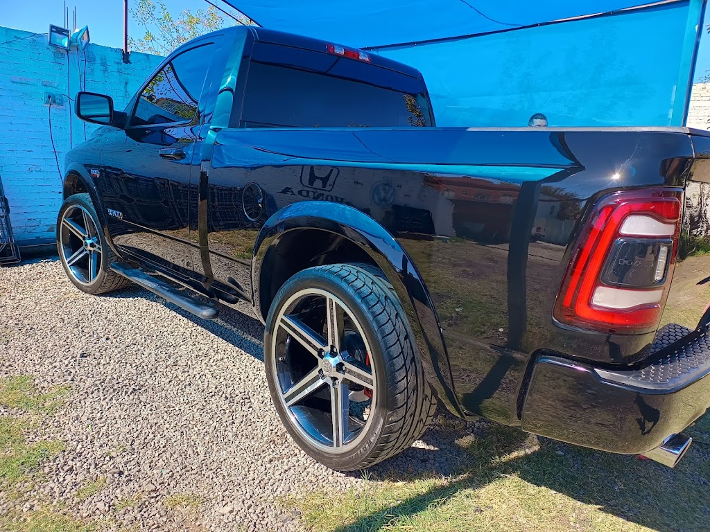 Lavado y Detallado Reyes.