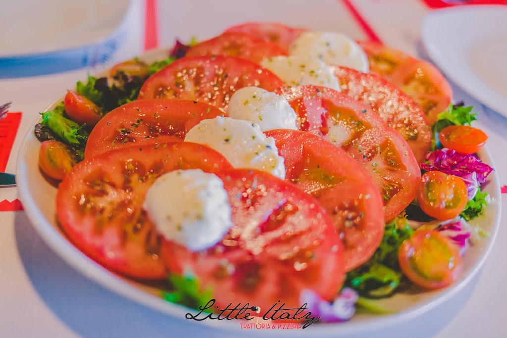Restaurante Little Italy — Comida y bebida