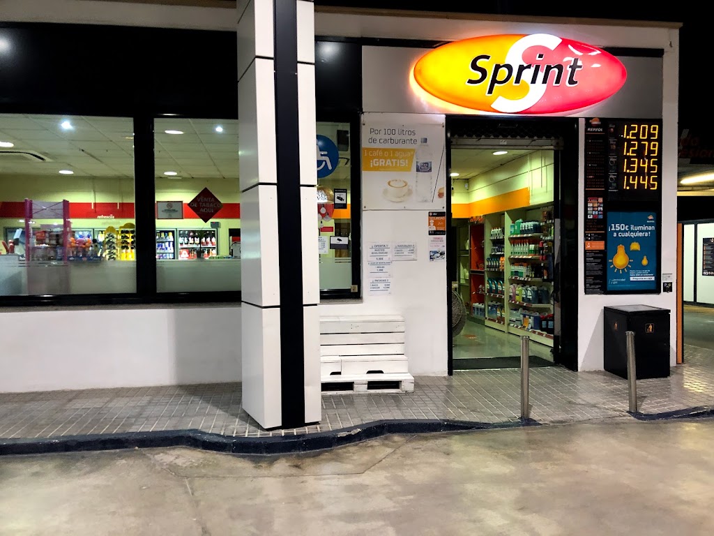 Estacion de Servicio Repsol — Exterior