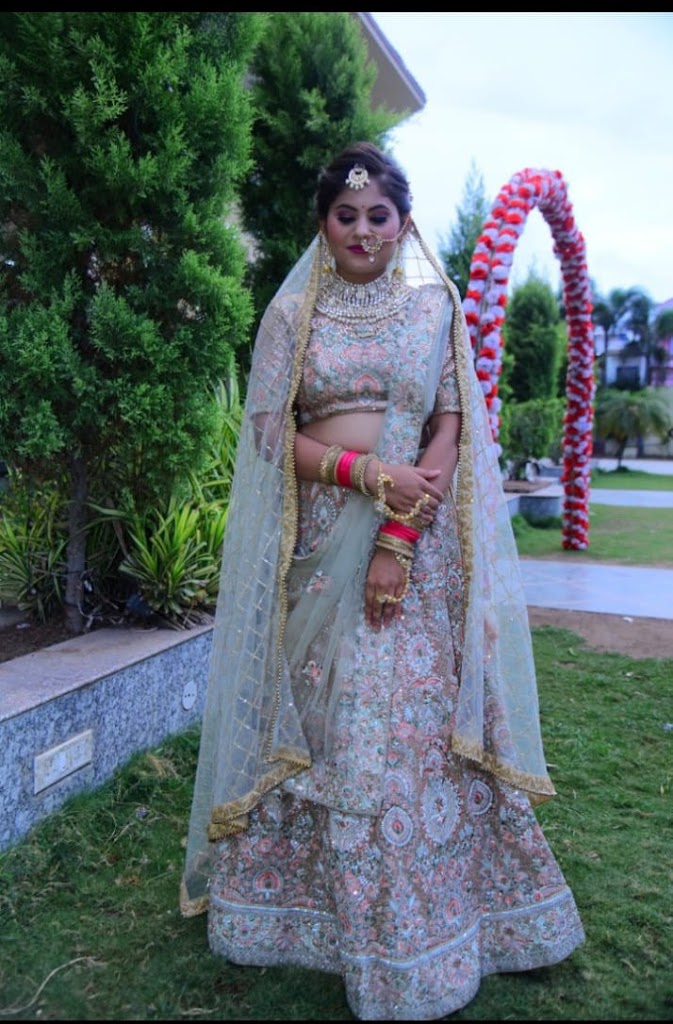 Aartee Beauty Parlour