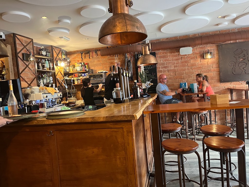 Ironia bar — Ambiente