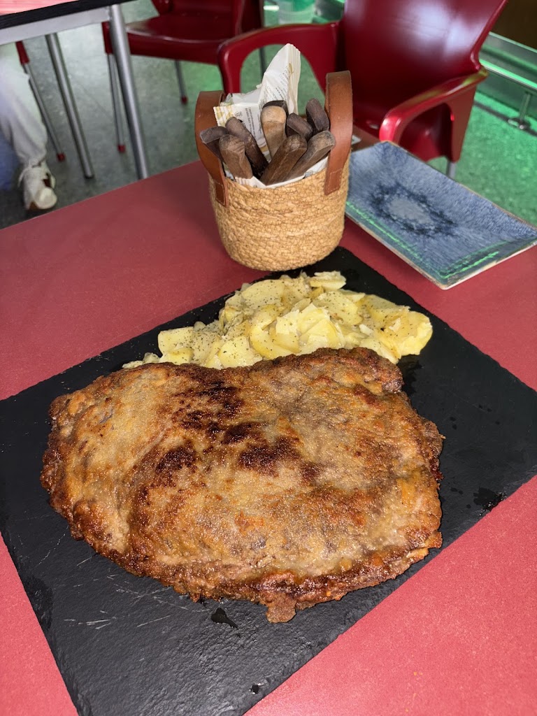 Bar El Conde Cafe Bar y Copas — Comida y bebida