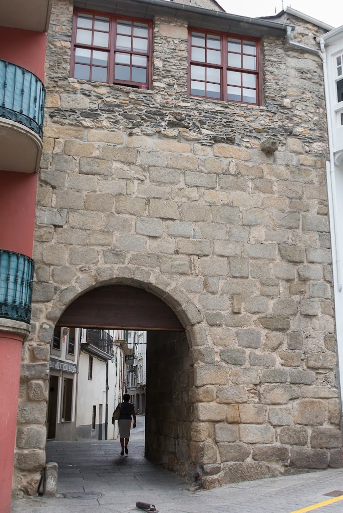 Porta da Vila ou do Santo Cristo