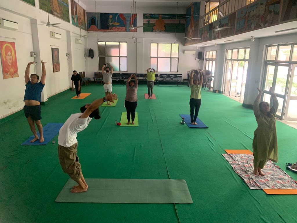 Brahmanistha yoga centre
